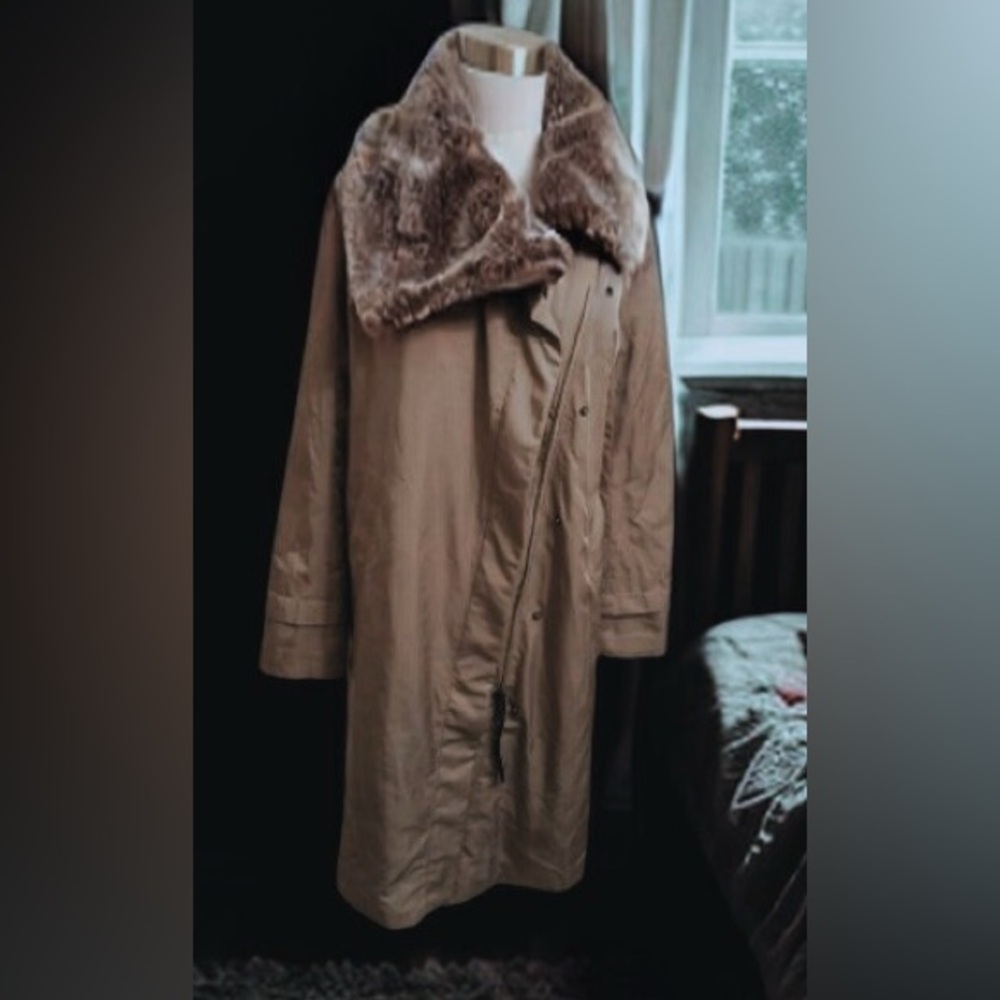 NWT Gorgeous Ann Taylor Taupe Trench Coat with Faux Fur Removable Collar Size XL